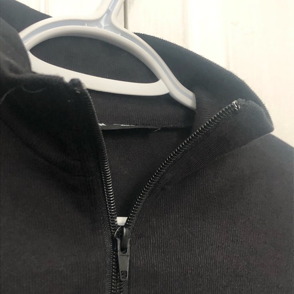CUTE BLACK ZIP UP CROPPED MOCK NECK - Picture 3 of 5